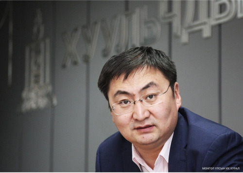 Хууль зүйн ухааны доктор, дэд профессор П.Амаржаргал: Улс тунхагласан өдөр бол таныг хамгаалах хуулийг баталсан өдөр юм